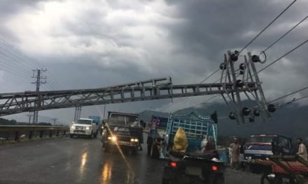 سوات :  ژالہ باری، آندھی اور بارشوں نے تباہی مچادی