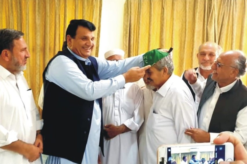 سوات، قومی وطن پارٹی کا اہم کارکن پاکستان مسلم لیگ ن میں شامل