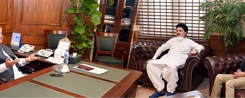 برہنہ ویڈیو کا معاملہ: وزیراعلی پختونخوا کا پولیس اہلکاروں کو فوری معطل اور گرفتار کرنے کا حکم