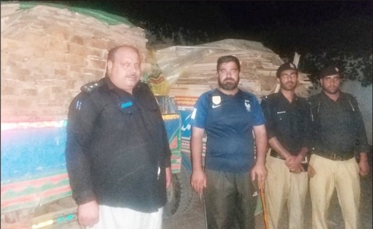 سوات ڈی پی او کا جنگلات کی کٹائی کا نوٹس،2 ڈایئنوں سے قیمتی لکڑی کی لرونہ اورتختے برآمد