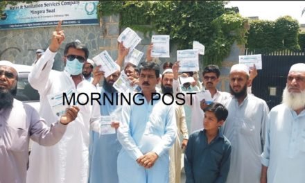سوات،  پانی کی عدم دستیابی کے خلاف سیدو شریف  واسا دفترکے سامنے احتجاجی مظاہرہ