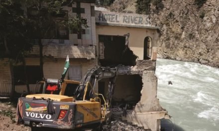 دریائے سوات پر تجاوزات کیخلاف گرینڈ آپریشن،متعدد عمارتیں مسمار