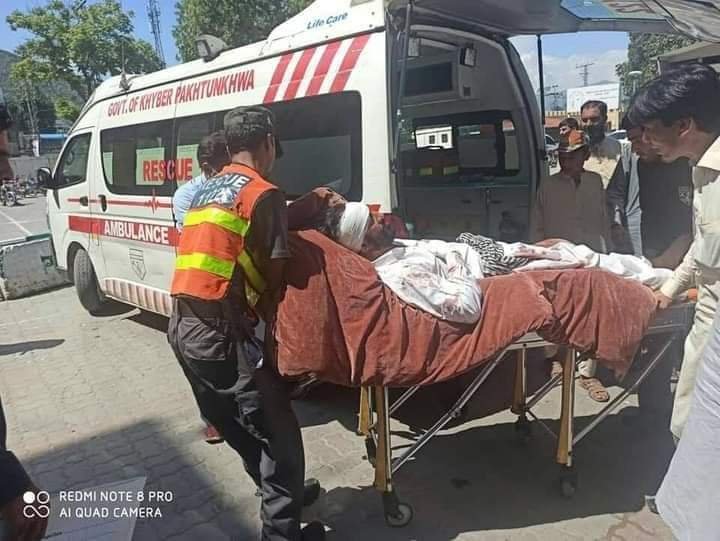 مینگورہ :کوکارئی پولیس اور علاقہ معززین کی گاڑی حادثے کا شکار،8 افراد زخمی