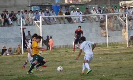 سوات گراسی گراونڈ میں پہلا افضل خان لالا مرحوم  فٹبال چمپین شپ جاری