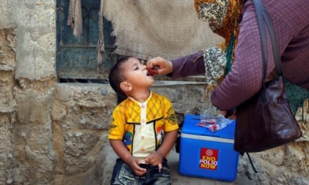 پختونخوا حکومت نے انسداد پولیو ورکرز کے یومیہ معاوضہ میں سو فیصد اضافہ کر دیا