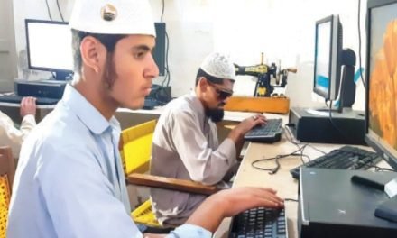 سوات کے بینائی سے محروم افراد کا پیشہ ورانہ تربیت کے لئے حکومت سے مدد کی اپیل