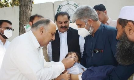 سوات میں  بچوں کو پولیوکے قطرے پلانے کی پانچ روزہ مہم کا آغاز