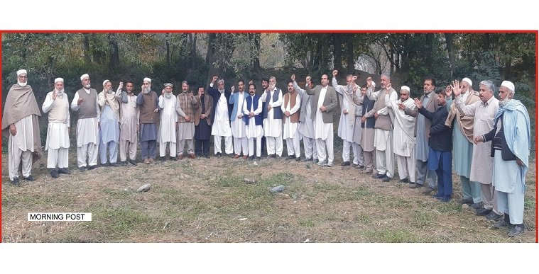 سوات : زرعی زمینوں میں  گریوٹی سکیم کے پائپوں کو جانے نہیں دینگے، عمائدین چارباغ