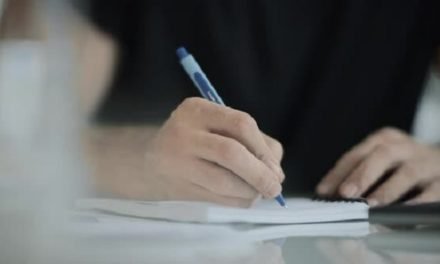 قلم سے لکھنے کی عادت ذہن مضبوط بنانا ہے ، تحقیق