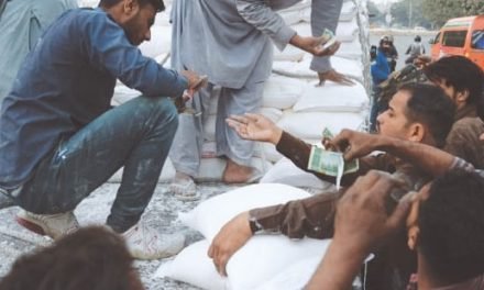 مینگورہ کے بازاروں میں آٹا نایاب شہری دکانوں پر خوار