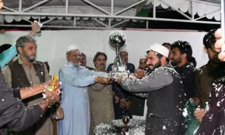 پہلا سوات یوتھ انٹر فٹبال پریمیئر لیگ 2020 ٹرافی کی تقریب رونمائی