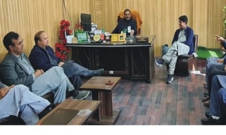 سوات  صحافیوں نے قیام امن،سیلاب اور سوات کی ترقی کے لئے نمایاں کردار ادا کیا. فضل حکیم
