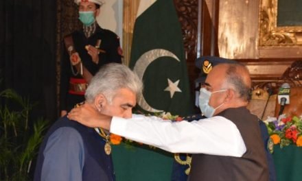 یوم پاکستان :خیبرپختونخوا،صوبے کی 10شخصیات کوصدارتی سول اعزازت سے نوازا گیا