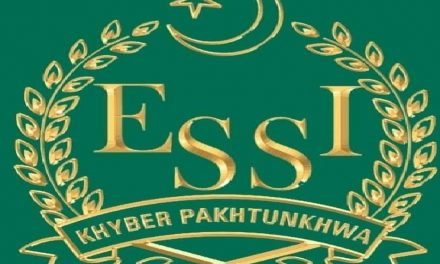 سوات : مینگورہ شہر میں سوشل سیکورٹی اہلکارو کی کارروائی، ہزاروں روپے جرمانے وصول