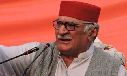 تاریخ میں پہلی بار  جج اپنے لئے انصاف مانگ رہا ہے.اسفندیارولی خان