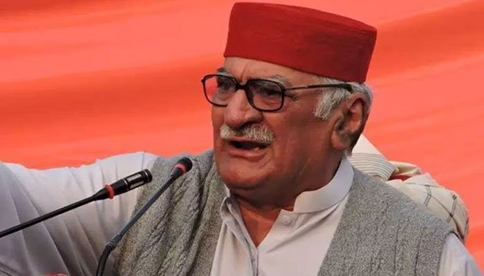 تاریخ میں پہلی بار  جج اپنے لئے انصاف مانگ رہا ہے.اسفندیارولی خان