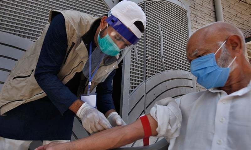 خیبرپختونخوا میں کوروناویکسینیشن کاسلسلہ جاری، 5لاکھ سےزائدافرادمستفید