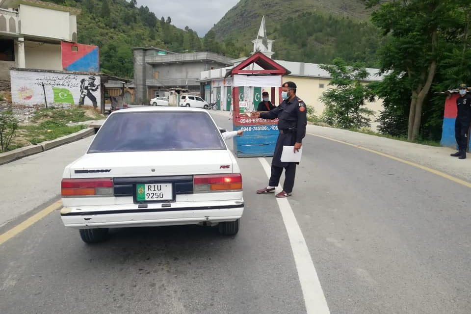 سوات آنے والے سیاحوں کو روکنے کے لئےپولیس کے خصوصی دستے تعینات