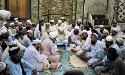 ملک میں 2 عیدوں کا امکان پشاور میں بدھ کومقامی رویت ہلال کمیٹی کا اجلاس طلب