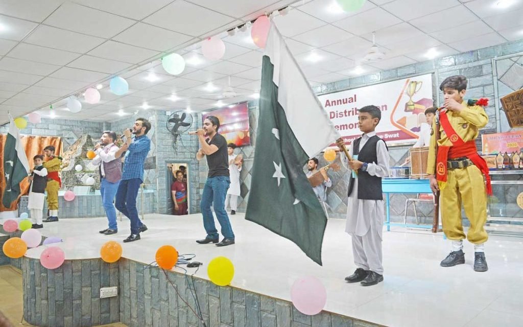 خپل کورماڈل سکول مینگورہ میں سالانہ تقریب تقسیم انعامات کا انعقاد