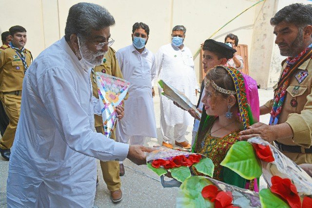 وزیر تعلیم صوبہ بلوچستان سردار محمد یار رند کا یتیم بچوں کا ادارہ خپل کور فاؤنڈیشن کا دورہ