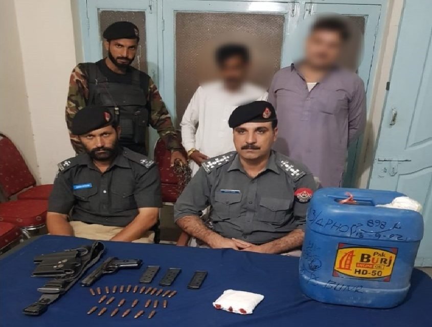 سوات:مقامی لوگوں کی نشاندہی پر پولیس کی کاروائی، شراب،آئس اور چرس برآمد