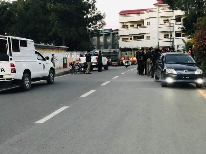 سوات:ون ویلنگ موٹرسائیکلوں اور کالے شیشے والے گاڑیوں کے خلاف سخت کارروائی