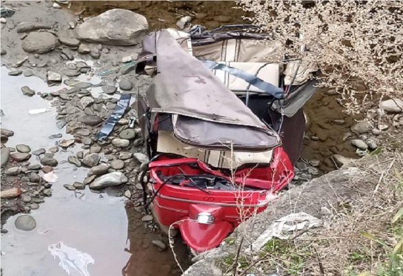 سوات علاقہ سیر تلیگرام میں رکشہ پل سے نیچے جاگری،3 افراد جاں بحق جبکہ 3 شدید زخمی