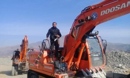 دریائے سوات کنارے بجری اور ریت نکالنے پر مشینری ضبط، ایف آئی آر درج