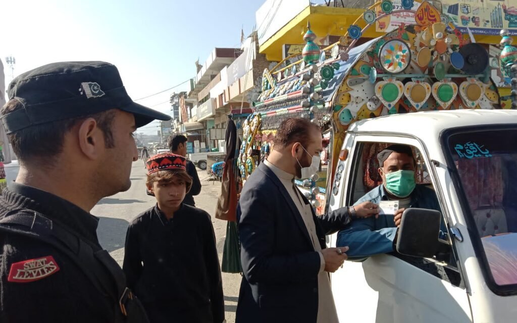 سوات،ضلع بھر میں کورونا ویکسینیشن سرٹیفیکیٹ چیک کرنا شروع