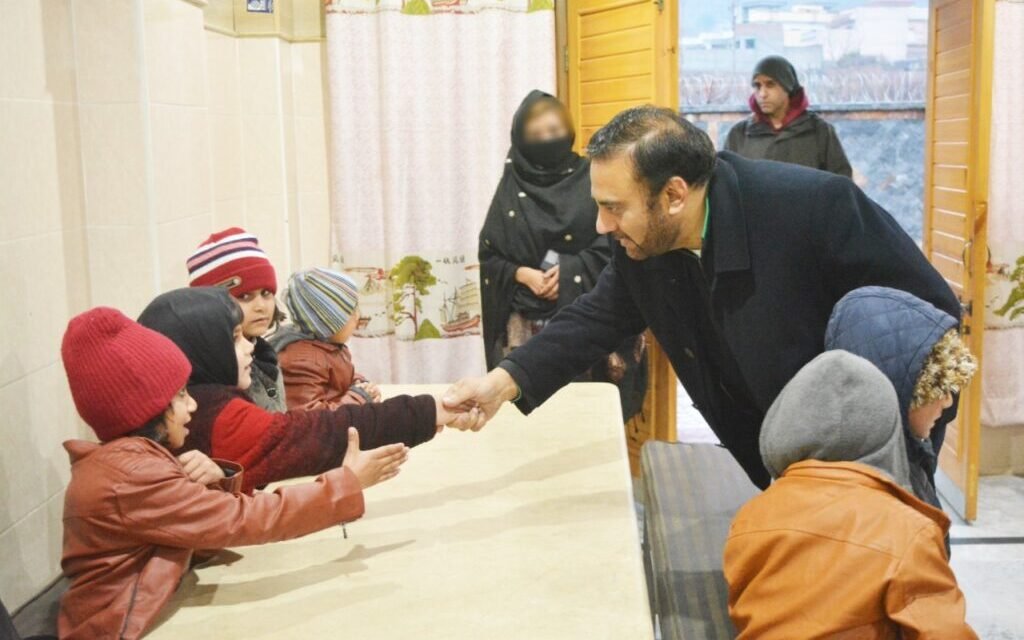 سوات:ملکہ برطانیہ کے ڈپٹی لیفٹیننٹ ناصر اعوان کا خپل کور فاؤنڈیشن کا ایک روزہ دورہ