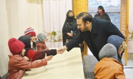 سوات:ملکہ برطانیہ کے ڈپٹی لیفٹیننٹ ناصر اعوان کا خپل کور فاؤنڈیشن کا ایک روزہ دورہ