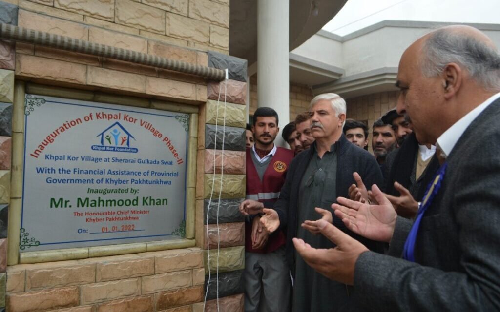 وزیراعلیٰ محمود خان نے سوات میں یتیم بچوں کیلئے قائم کردہ خپل کور ویلج کا افتتاح کرلیا