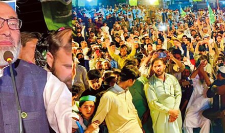 عمران خان نے ملکی معیشت کا بیڑا بھی غرق کردیا ۔سنیٹر مشتاق احمد خان