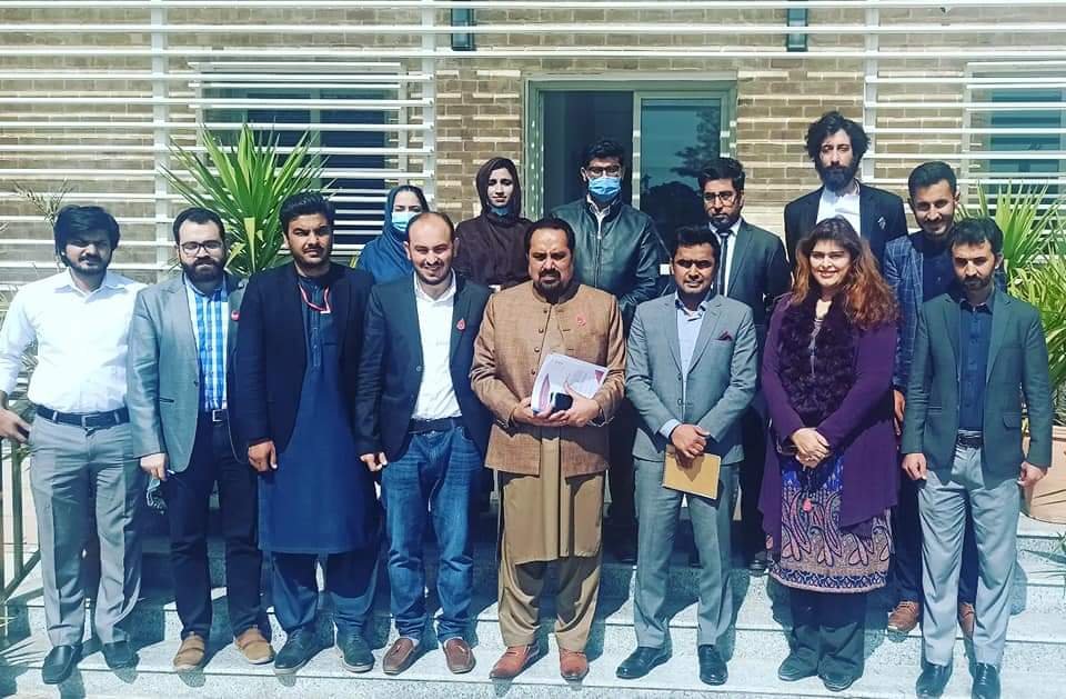 سوات کےمحمد وقاص المعروف بلڈ والا کا بلڈ چین پاکستان رہنماؤں کے ہمراہ سینیٹر میاں محمد عتیق شیخ سے تفصیلی ملاقات