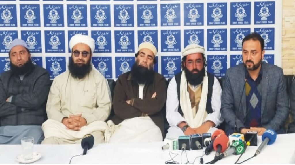 سوات : چیئرمین شپ تحصیل کبل کے آزاد امیدوار قاری اورنگزیب جے یو آئی کے حق میں دستبردار