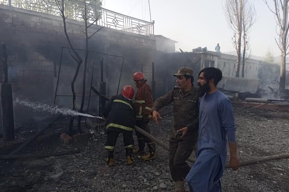 فضاگٹ بائی پاس روڈ پر مقامی ہوٹل میں آتشزدگی،لاکھوں روپے کانقصان