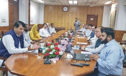 انجینئرامیر مقام کا ٹیسکو ہیڈ کوارٹر کا دورہ