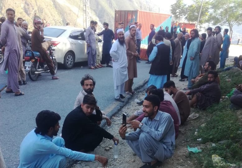 شانگلہ: وزیر اعظم شہباز شریف کا دورہ،پولیس چیک پوسٹ بشام پر سیاحوں کو گھنٹوں روکا گیا