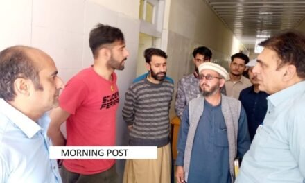 عوامی شکایات پرڈی ایچ او سوات ڈاکٹر محمد سلیم خان کا کالام ہسپتال کا دورہ ،ایم ایس کو عہدے سے ہٹا دیا