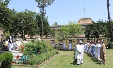 مینگورہ،حاجی بابا سکول میں 35 سال بعد طلباء اور اساتذہ اکٹھے ہو گئے۔،خصوصی رپورٹ