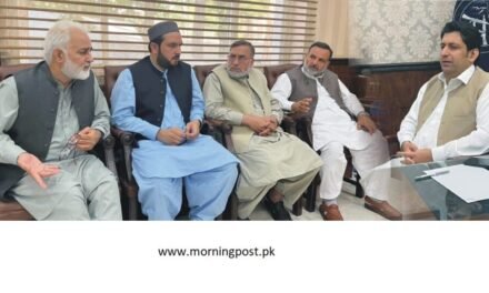 پرائیویٹ ایمبولینس ڈرائیوروں کامسئلہ ، میئرشاہدعلی خان ڈی سی آفس پہنچ گئے