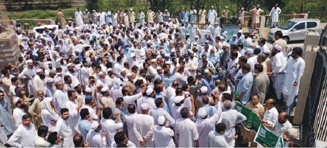 سوات،آل گورنمنٹ ایمپلائز کا اپنے مطالبات کے حق میں احتجاجی مظاہرہ