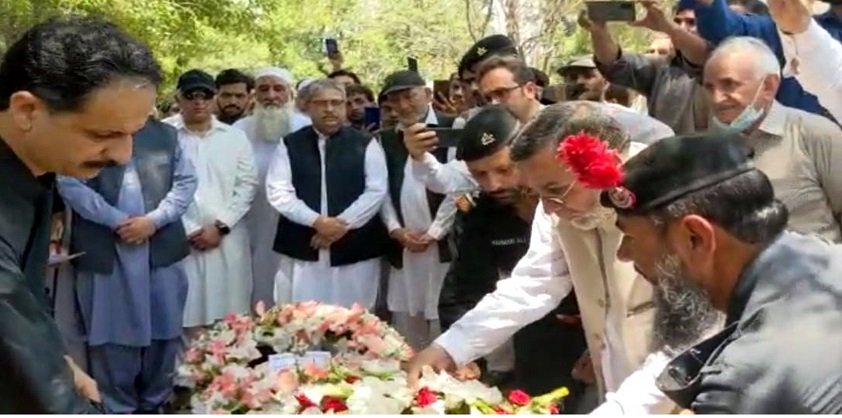 شہزادہ میاں گل عدنان اورنگزیب مرحوم کی فاتحہ خوانی کے لئے لوگوں کی سیدو شریف آمد کا سلسلہ جاری