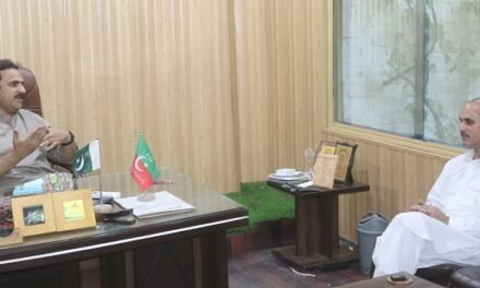 سوات یونیورسٹی چانسلر ڈاکٹر حسن شیر کی چیئرمین ڈیڈیک فضل حکیم خان یوسفزئی سے ملاقات