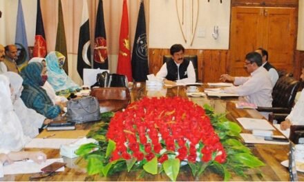 کمشنر شوکت علی یوسف زئی کا تعلیمی اداروں میں غیر معیاری ترقیاتی کاموں کی شکایات پر برہمی کا اظہار