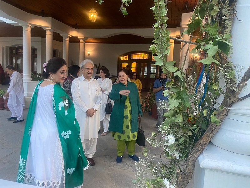 سوات میں پہلی بار پھولوں کی نمائش کا انعقاد ، فن پاروں سے شائقین خوب مسحور