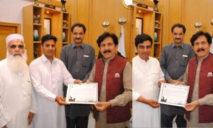 سوات:نوجوان کوہ پیماؤں میں تعریفی اسناد اور50 ہزارروپے کے 2 چیک تقسیم