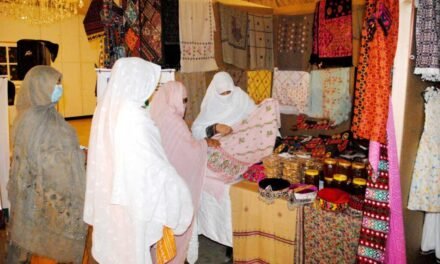 سوات،خواتین ہنر مندوں کی ہاتھوں اور مشین سے بنی مصنوعات کا نمائشی میلہ اختتام پزیر