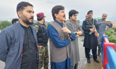 کمشنر ملاکنڈ ڈویژن شوکت علی یوسف زئی کا سیلابی صورتحال کے دوران ریسکیو سرگرمیوں کا جائزہ